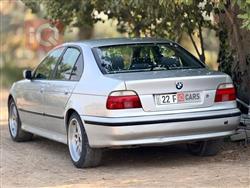 بی ئێم دەبڵیو سیریەس 5